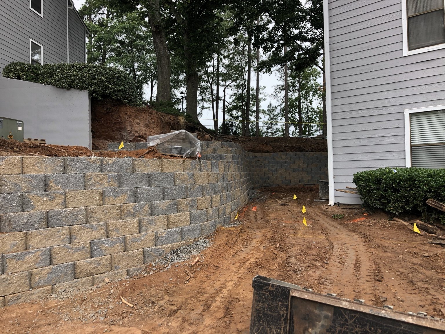 Retaining wall